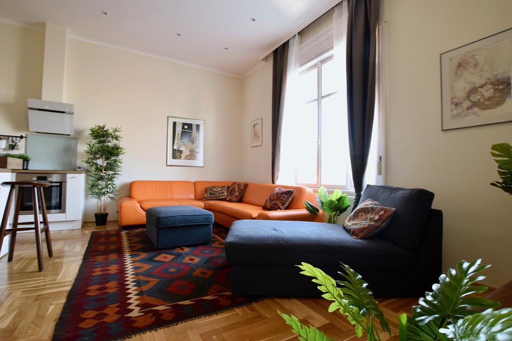 Luxury Apartment by Hi5 - Király street Suite Budapeste Exterior foto