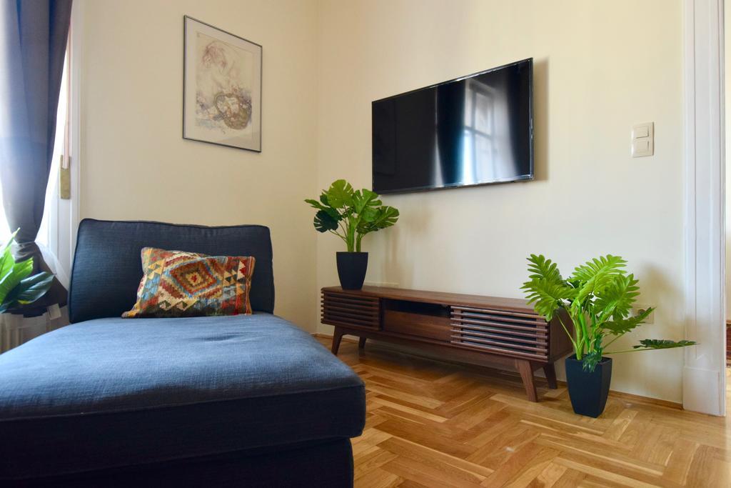Luxury Apartment by Hi5 - Király street Suite Budapeste Exterior foto