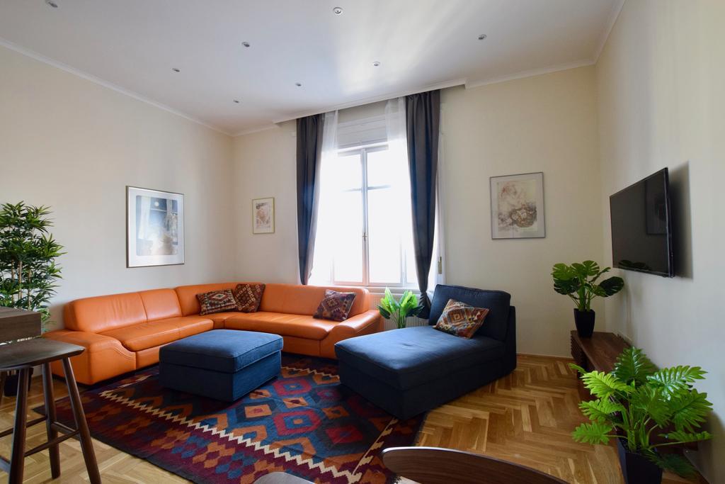 Luxury Apartment by Hi5 - Király street Suite Budapeste Exterior foto