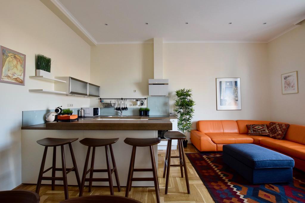 Luxury Apartment by Hi5 - Király street Suite Budapeste Exterior foto
