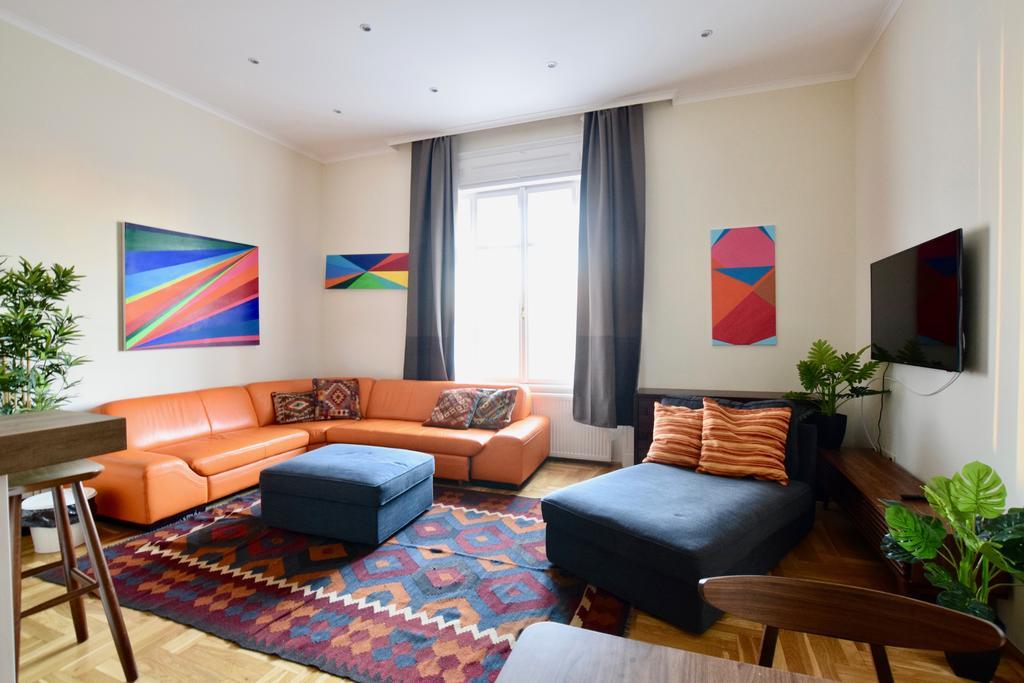 Luxury Apartment by Hi5 - Király street Suite Budapeste Exterior foto